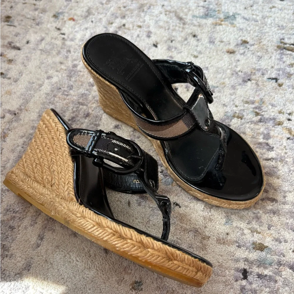 Burberry Whicker Black Wedge Buckle Sandals - Picture 2 of 8